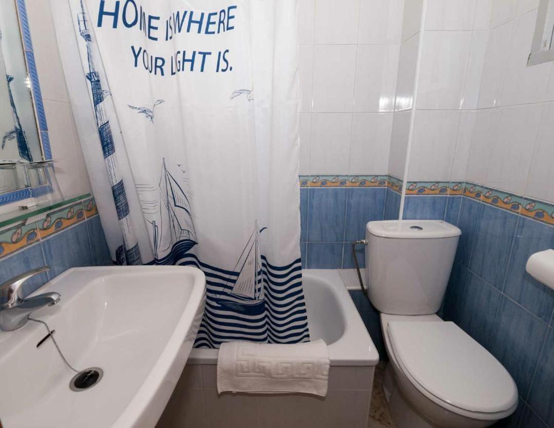 Hostal Sonrisa Del Mar Conil De La Frontera Bagian luar foto