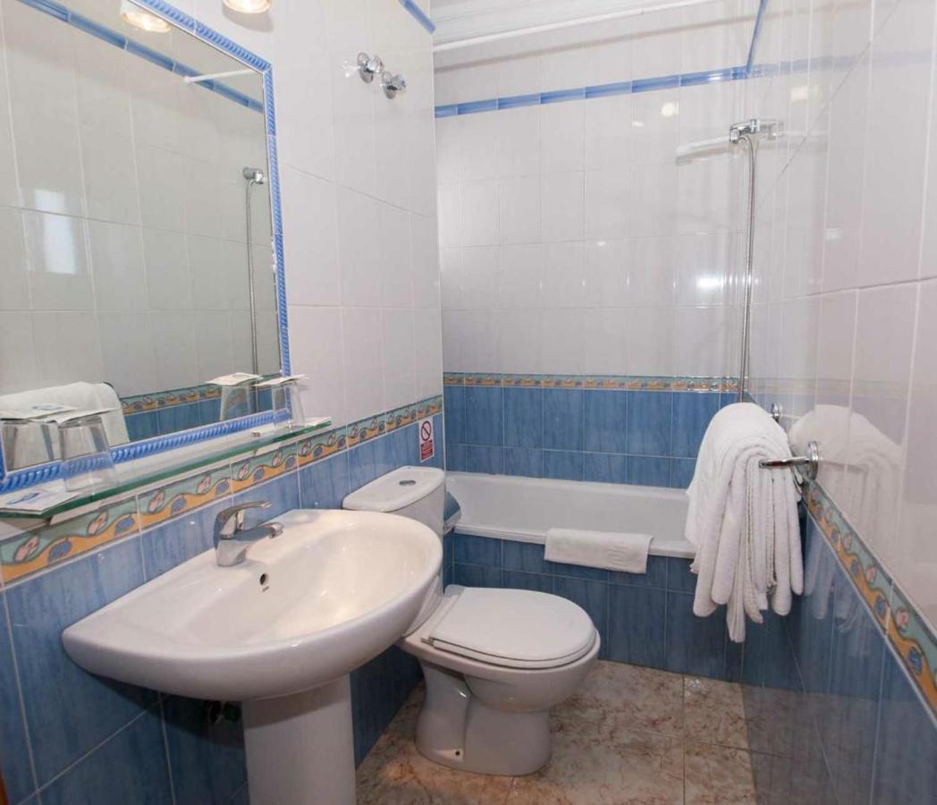 Hostal Sonrisa Del Mar Conil De La Frontera Bagian luar foto