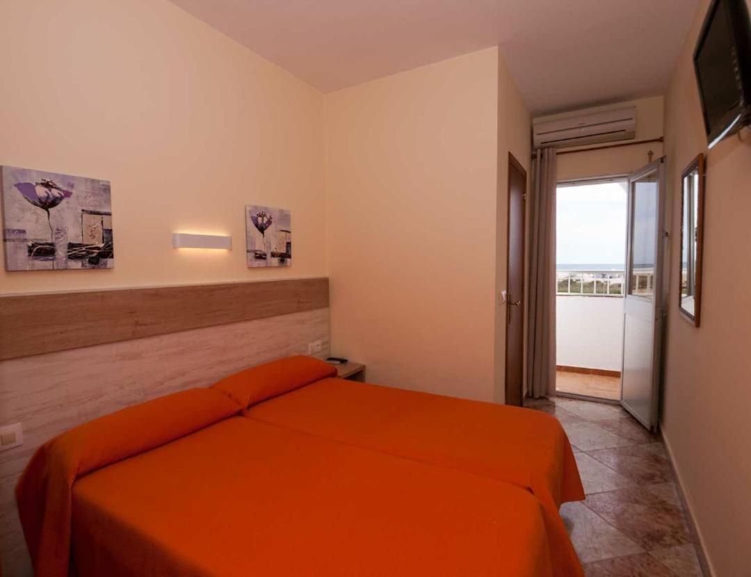 Hostal Sonrisa Del Mar Conil De La Frontera Bagian luar foto