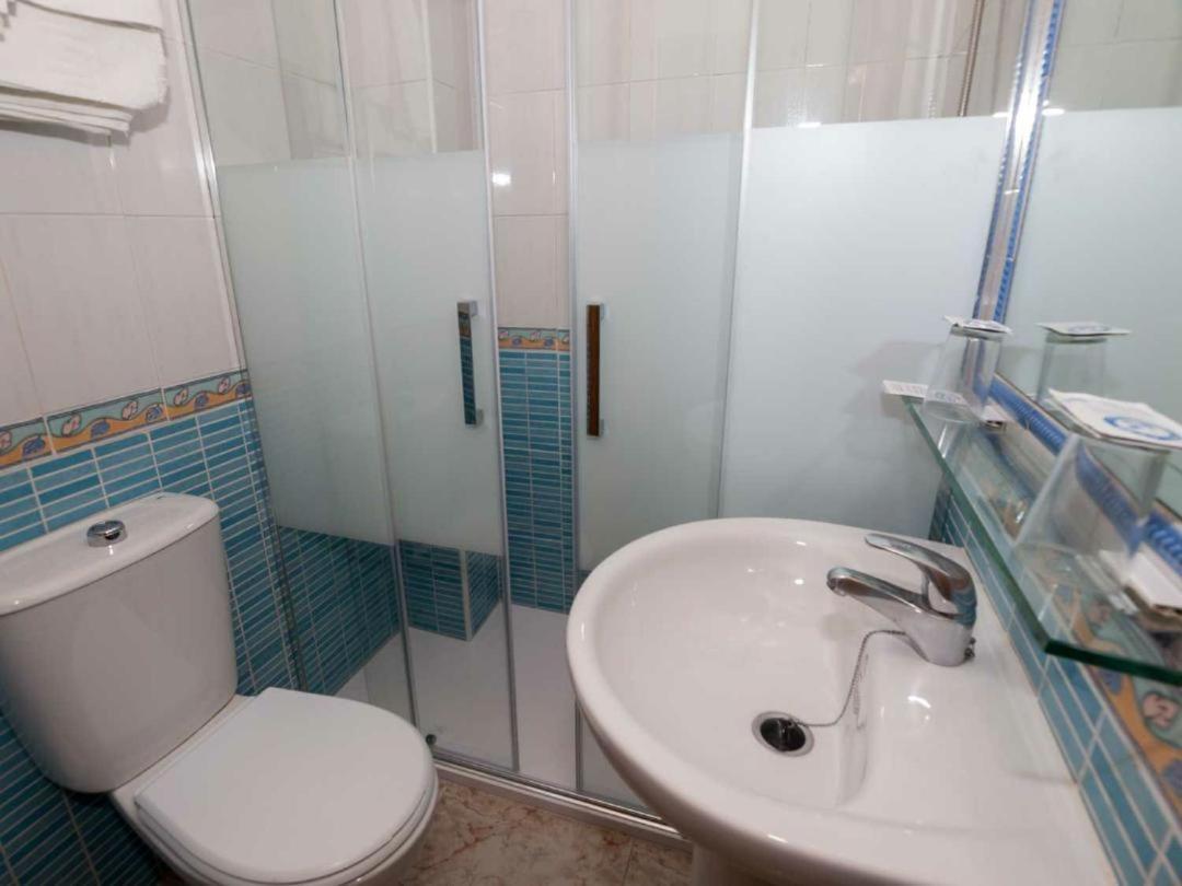 Hostal Sonrisa Del Mar Conil De La Frontera Bagian luar foto