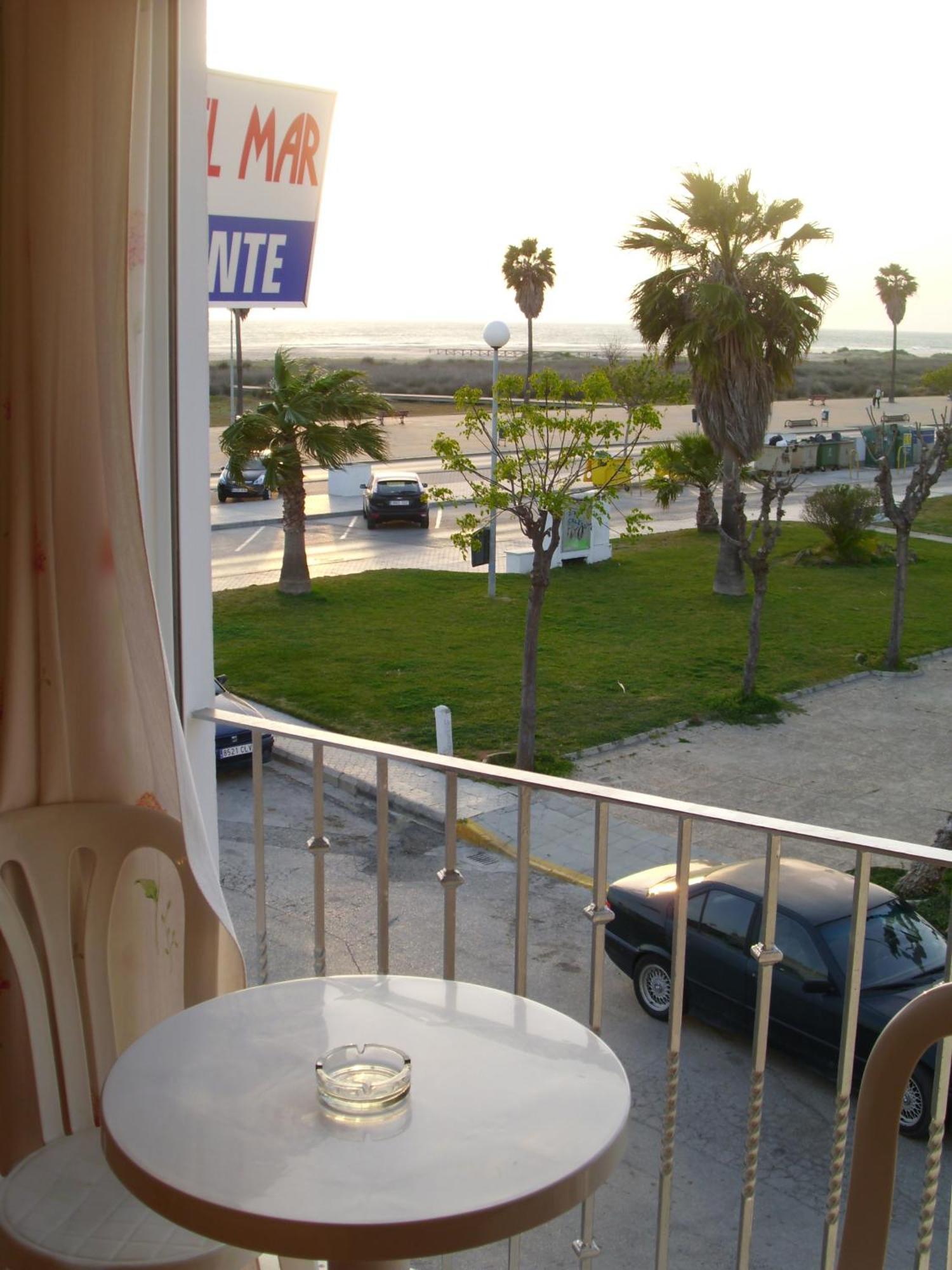 Hostal Sonrisa Del Mar Conil De La Frontera Bagian luar foto