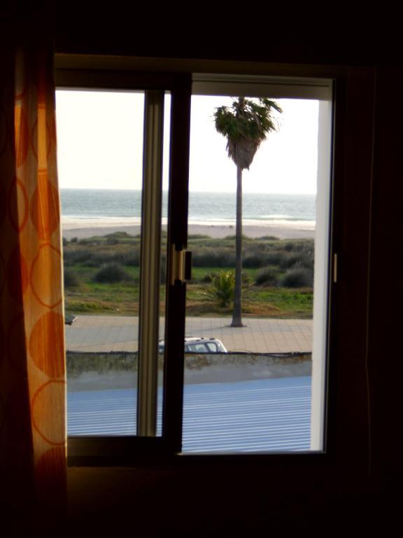 Hostal Sonrisa Del Mar Conil De La Frontera Ruang foto