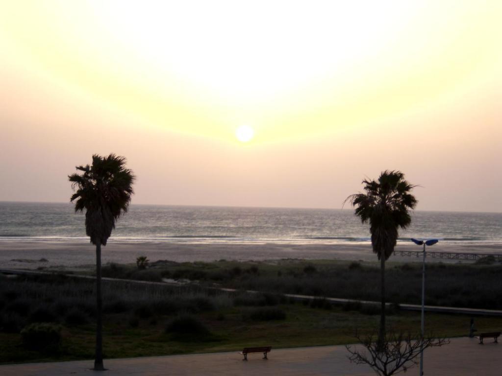 Hostal Sonrisa Del Mar Conil De La Frontera Ruang foto