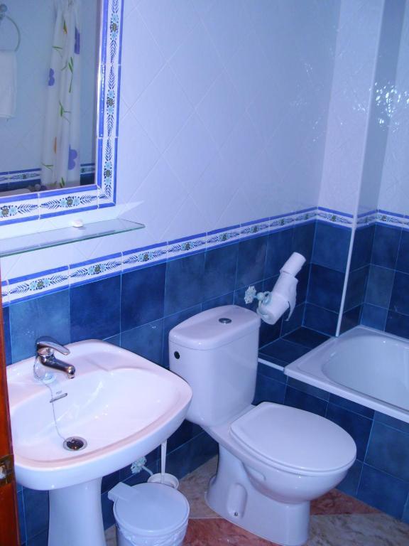 Hostal Sonrisa Del Mar Conil De La Frontera Ruang foto