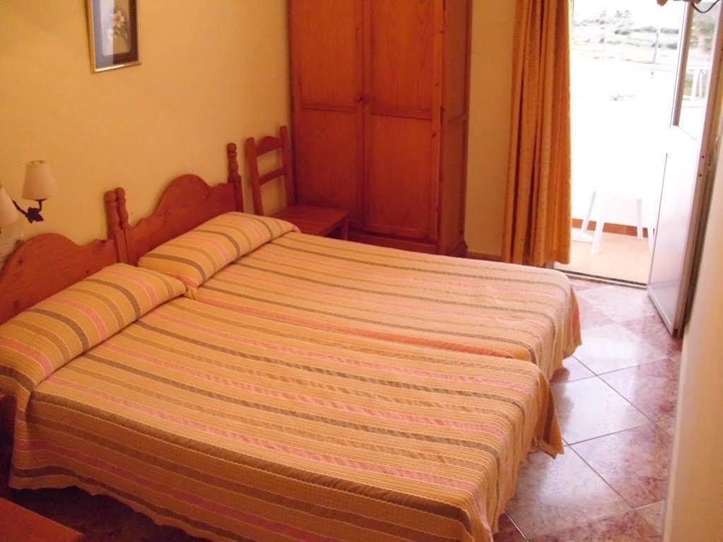 Hostal Sonrisa Del Mar Conil De La Frontera Bagian luar foto